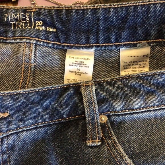 Time and Tru High Rise Distressed Denim Shorts Size 20 - Picture 6 of 6